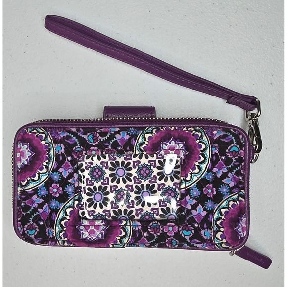 VERA BRADLEY Quilted Wristlet Wallet RFID In Lilac Medallion Pattern -1690 - Picture 1 of 5